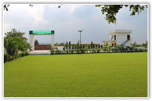 View of farm house entry and gate of Pari Farm